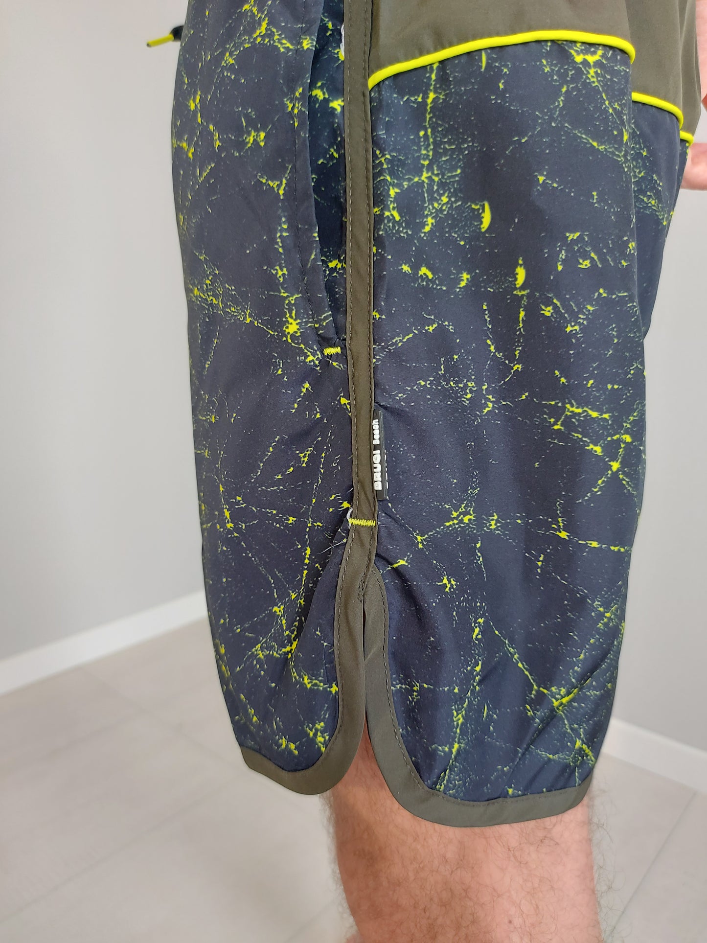 Costume da Bagno Uomo Boxer Verde e Nero con Tasche Brugi MD4X
