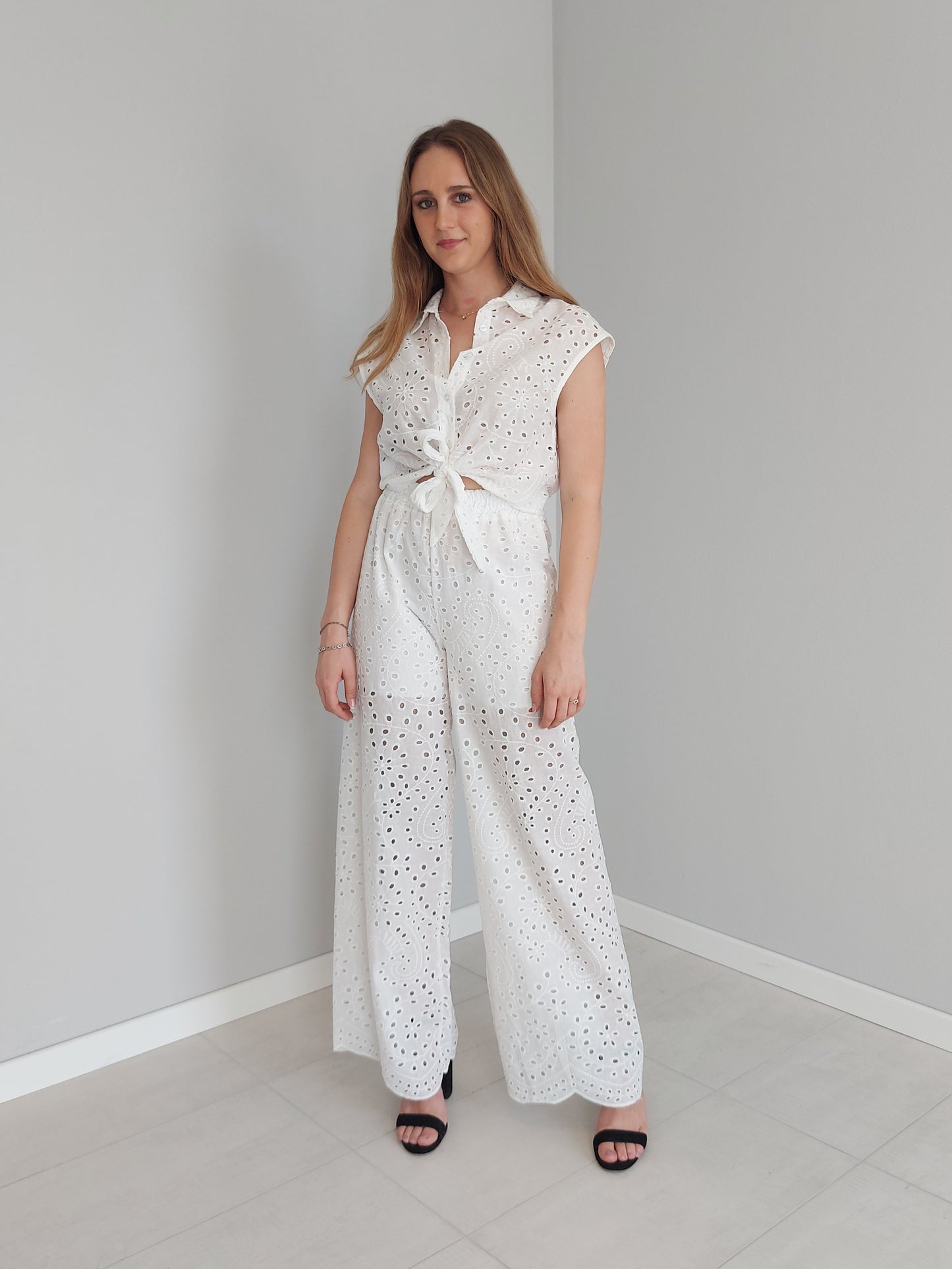 Coordinato Blusa + Pantalone in Sangallo