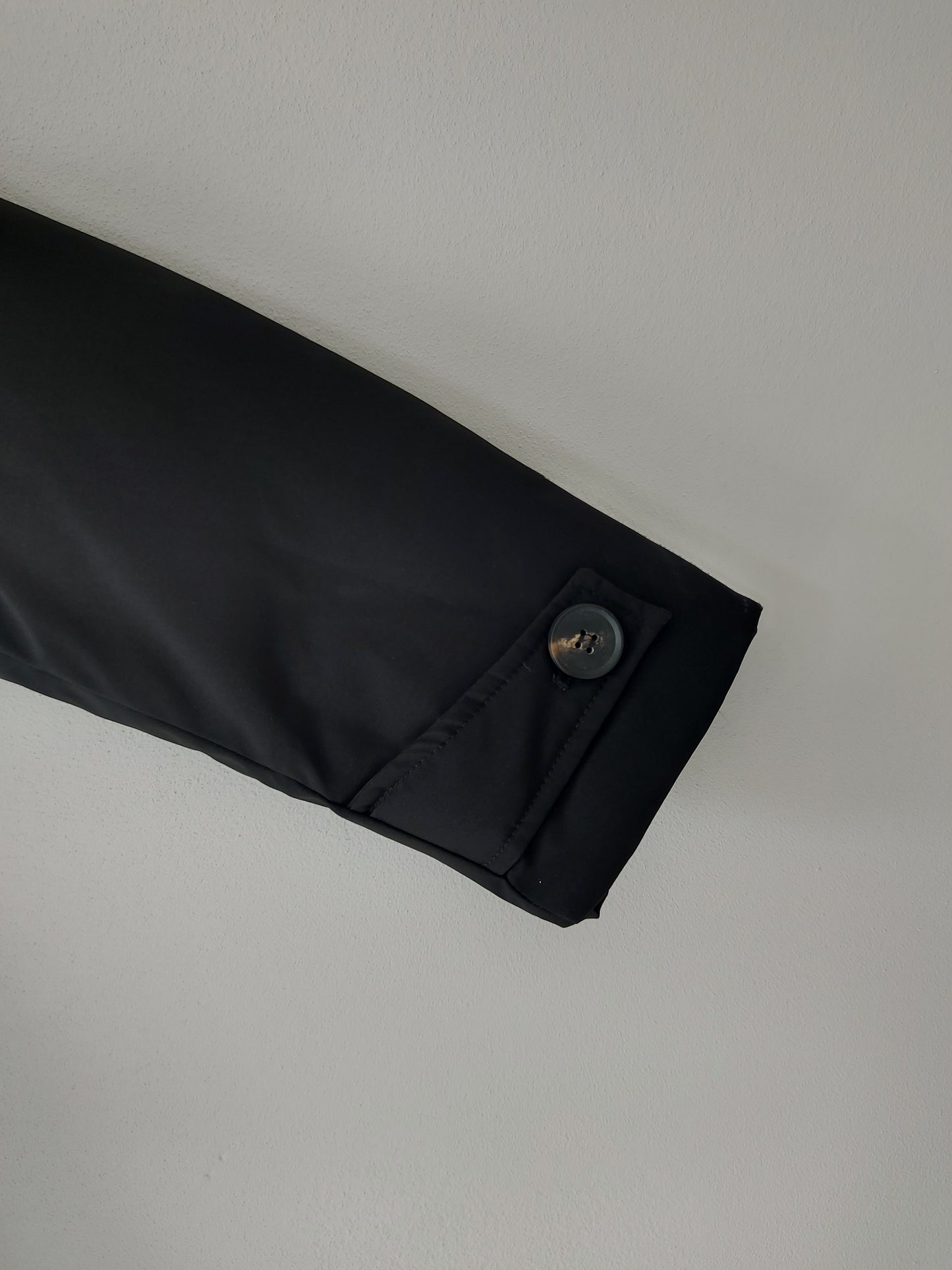 Giubbotto Nero Brugi con Cappuccio di Pelo e Tasche CY46