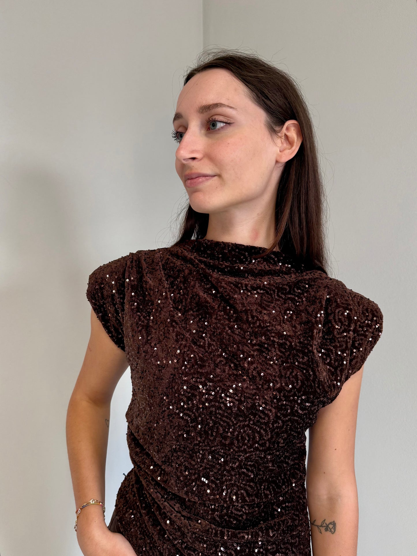 Top con Spalline e Paillettes Marrone