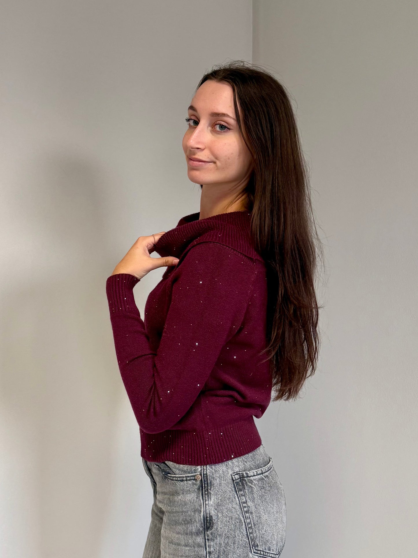Maglione Bordeaux con Paillettes e Spalle Scese
