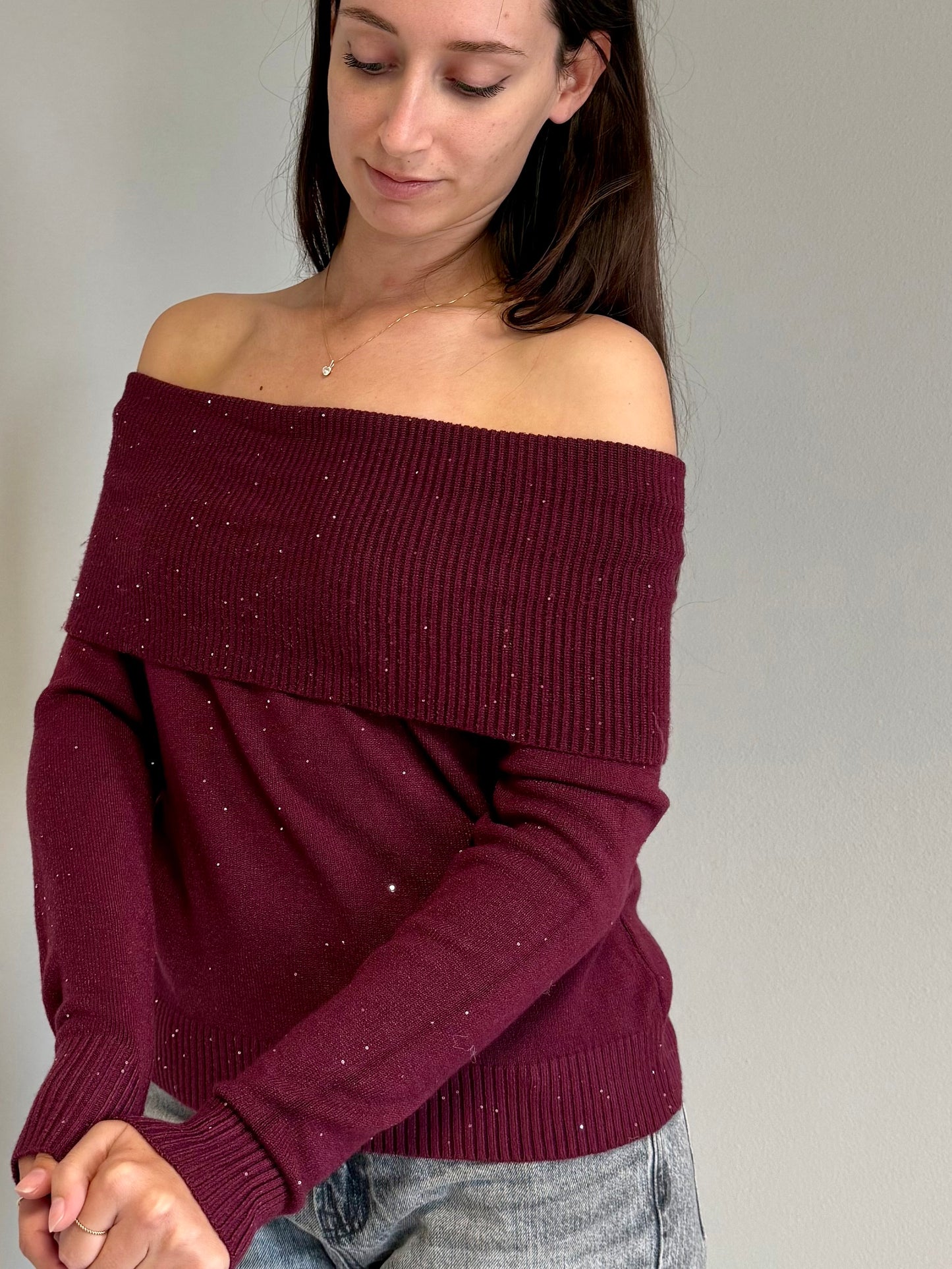 Maglione Bordeaux con Paillettes e Spalle Scese