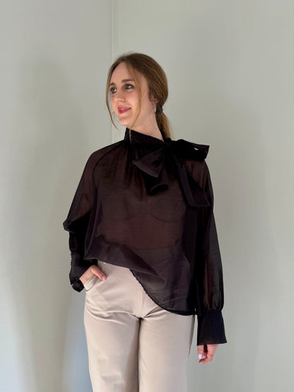 Camicia Nera con Maxi Fiocco