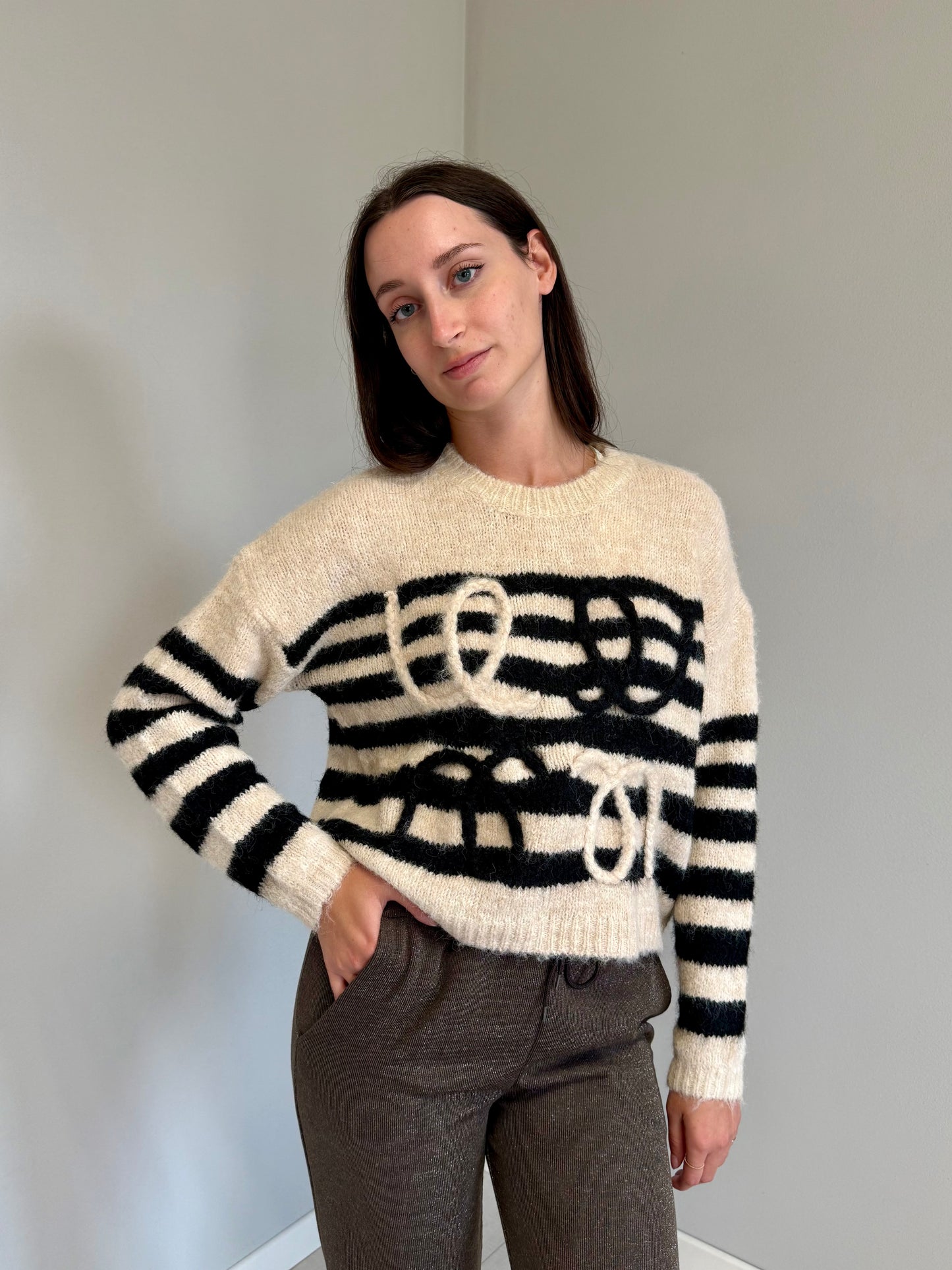 Maglio a Righe Bianche e Nere in Lana