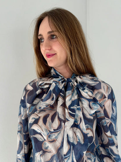 Blusa a Fiori Blu con Fiocco