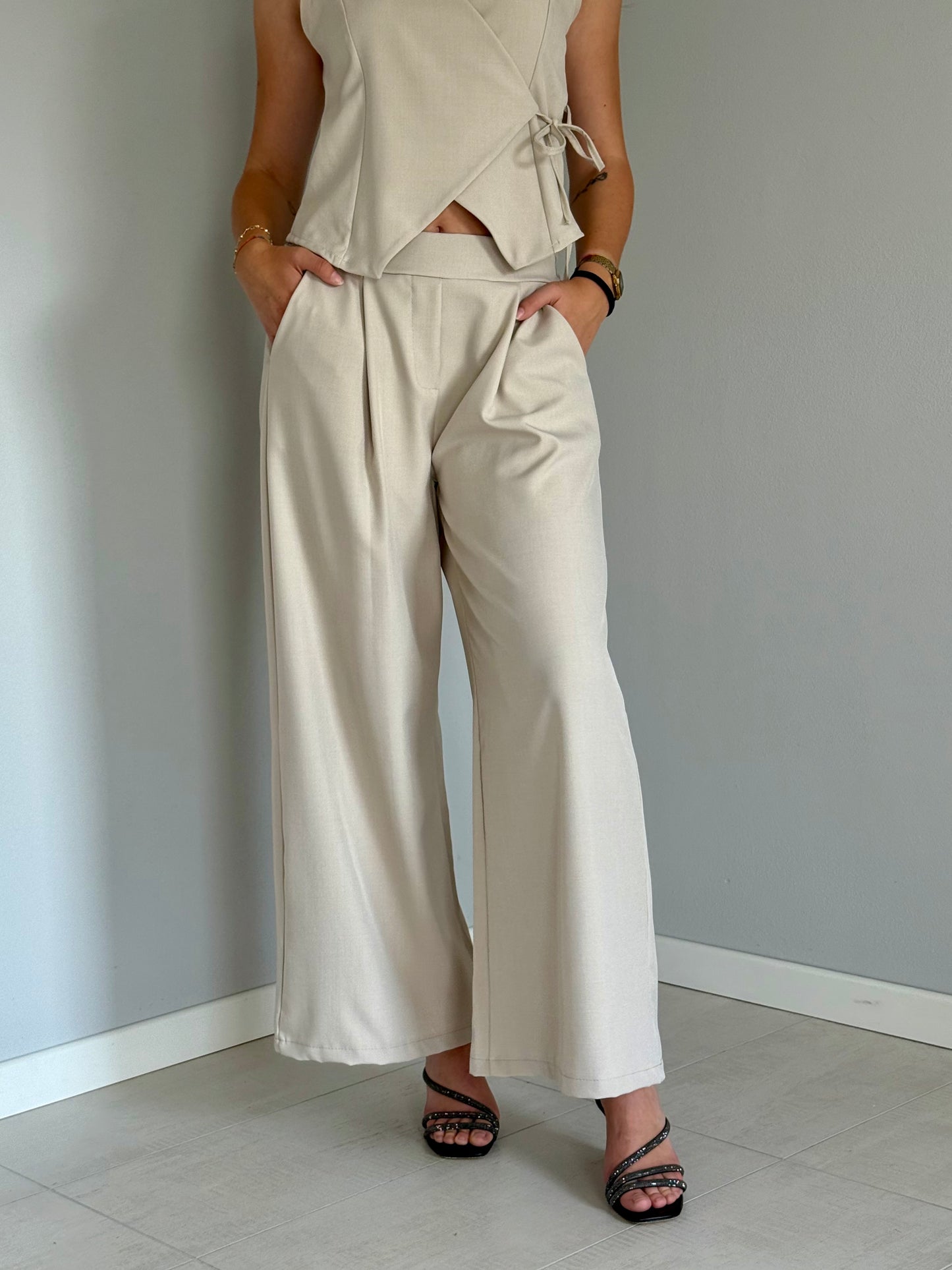 Set Coordinato Elegante Beige