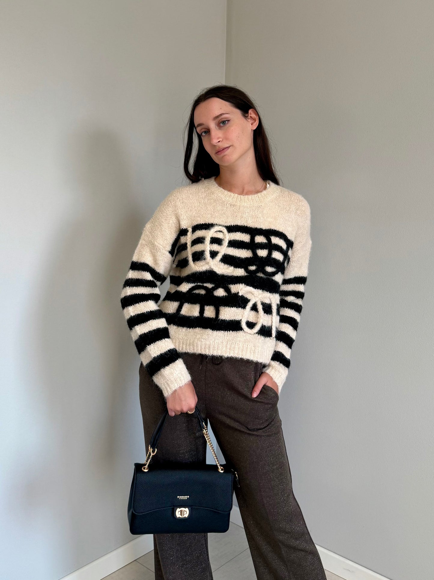 Maglio a Righe Bianche e Nere in Lana