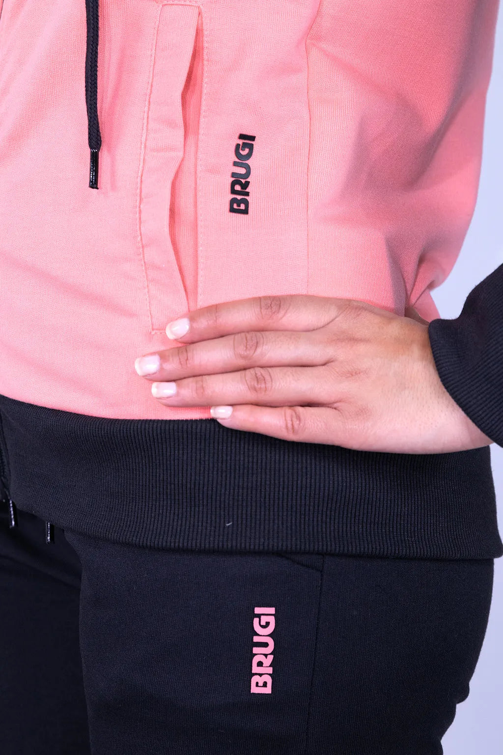 Tuta da Donna Sportiva con Cappuccio Brugi FE1Y